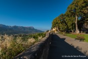 promenade de archeveche vue sur morgon muret fleuri