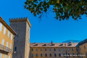 tour brune embrun depuis muret porche cathedrale