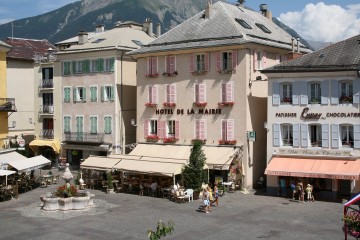 Hotel *** Restaurant La Mairie à EMBRUN