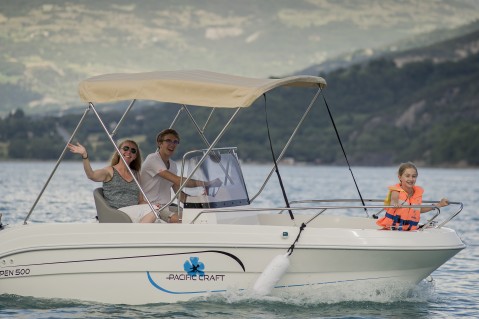 Aqua Detente Pros - Location Bateau Avec / Sans Permis Savines