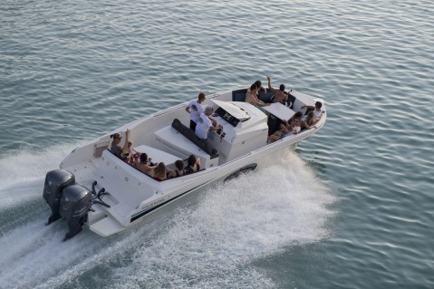 Aqua Detente Pros - Location Bateau Avec / Sans Permis Savines