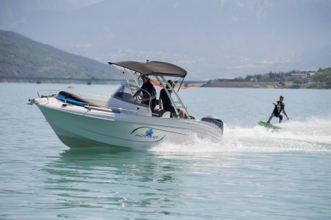 Aqua Detente Pros - Location Bateau Avec / Sans Permis Savines