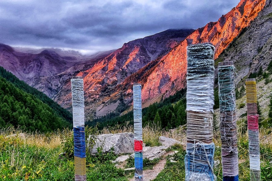 Le Parcours Des Fées Et La Cascade De Razis